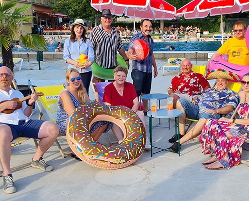 Das Team im Sommer-Look im Stadtbad