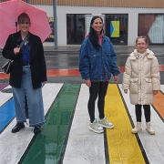 Regenbogen-Zebrastreifen in Mödling