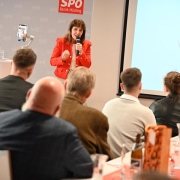 Vizebürgermeisterin Silvia Drechsler beim Fest-Akt zum 1. Mai der SPÖ Mödling