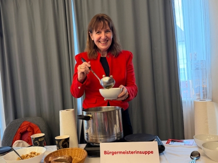 Bürgermeisteirn Silvia Drechsler beim 21. Suppenbrunch